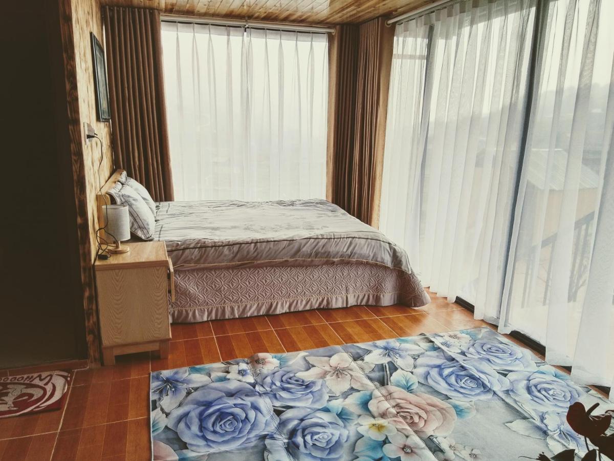 Amica House Отель